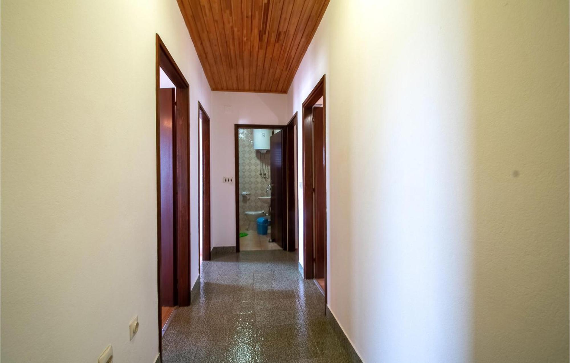 Beautiful Home In Prizba With Kitchen المظهر الخارجي الصورة