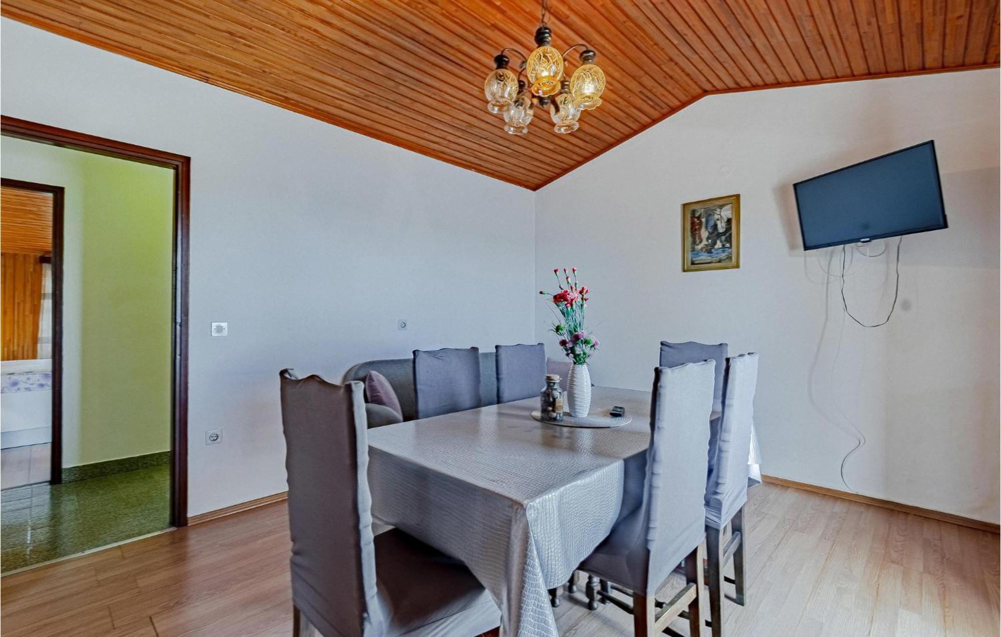 Beautiful Home In Prizba With Kitchen المظهر الخارجي الصورة