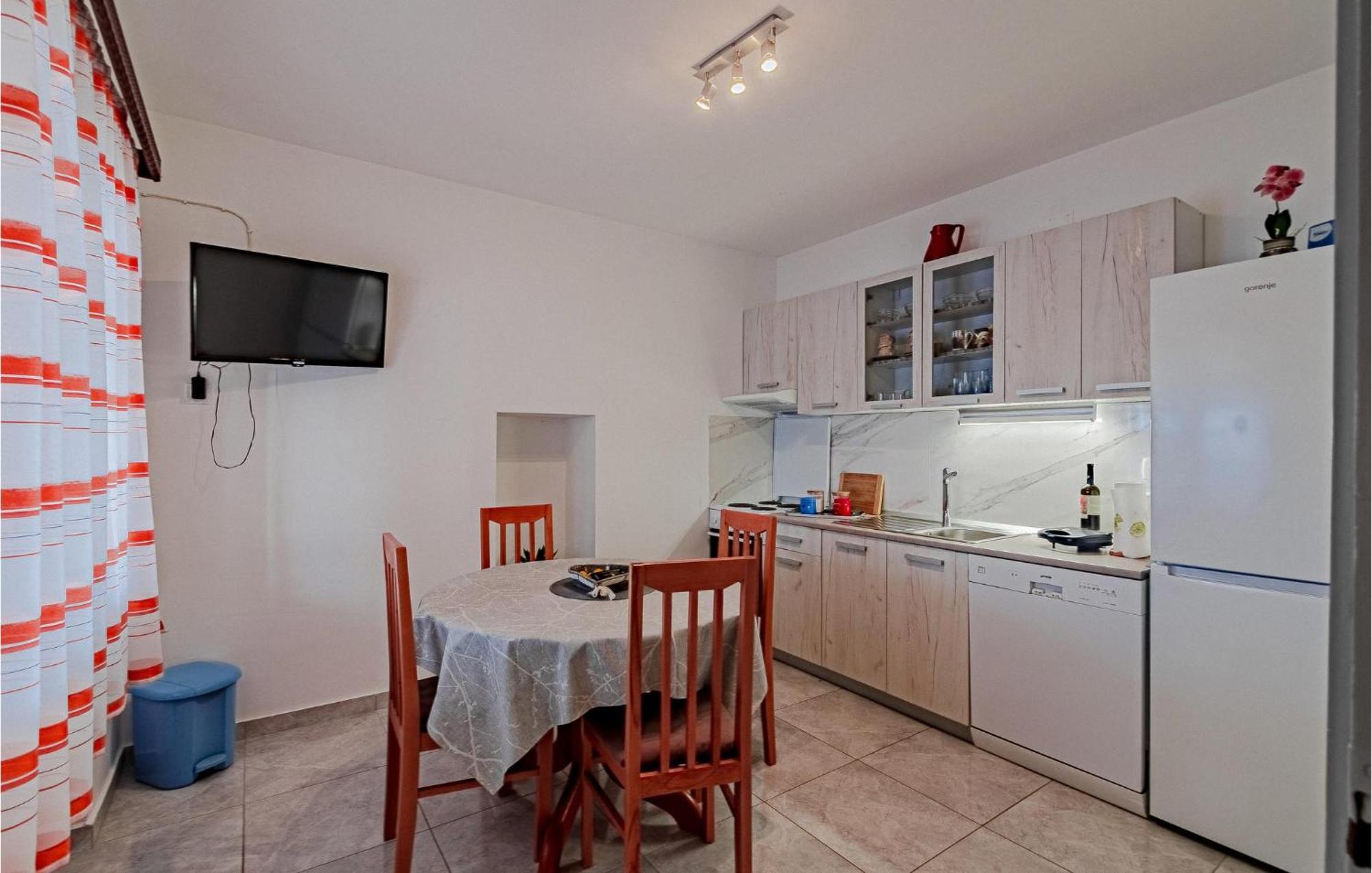 Beautiful Home In Prizba With Kitchen المظهر الخارجي الصورة